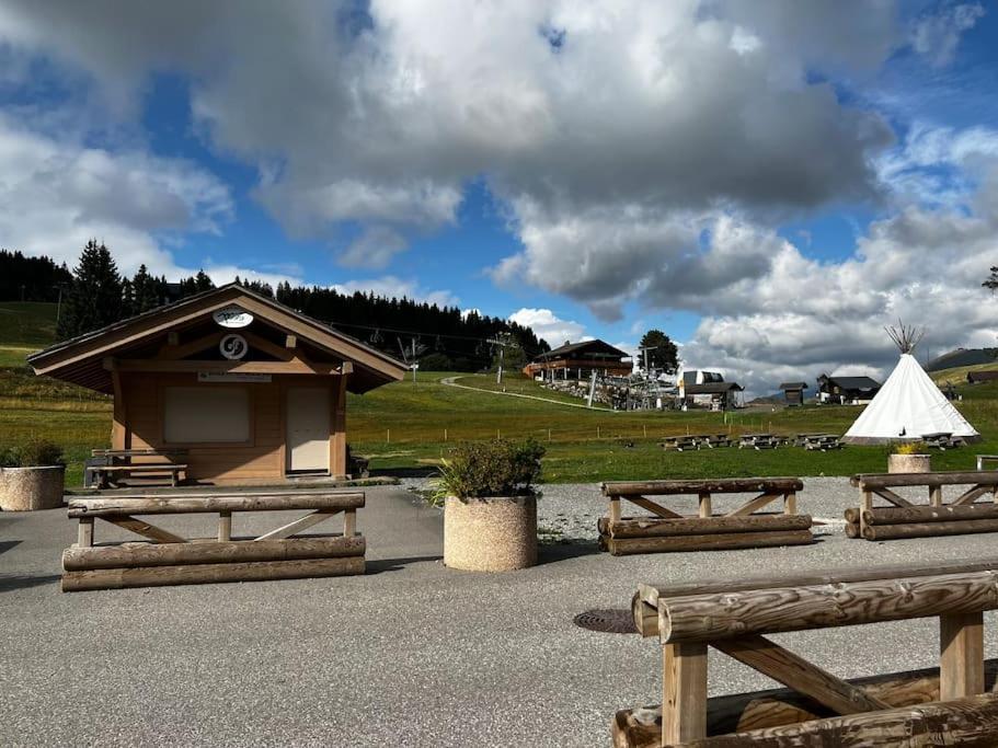 Appartement La Clusaz Avec Terrasse Sur Les Pistes De Ski Manigod Buitenkant foto